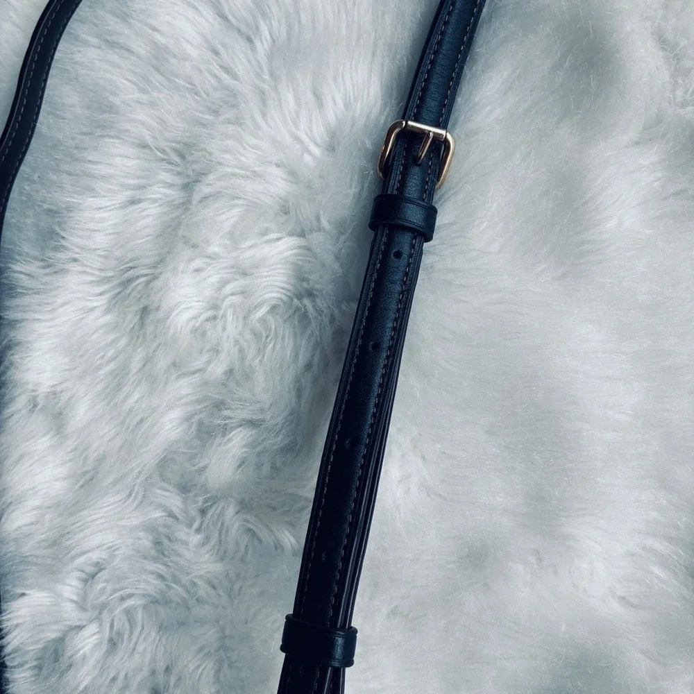 Coach Ivie F37863 Pebbled Leather Camera Crossbody Purse Black Gold Logo Bag